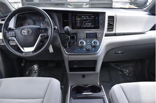 2015 Toyota Sienna LE