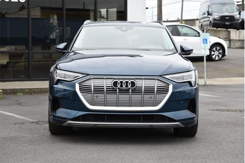 2021 Audi e-tron Premium Plus