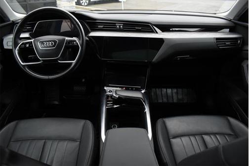 2021 Audi e-tron Premium Plus