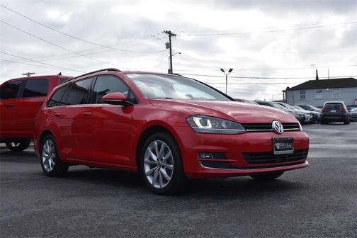 2016 Volkswagen Golf SportWagen TSI SE 4-Door