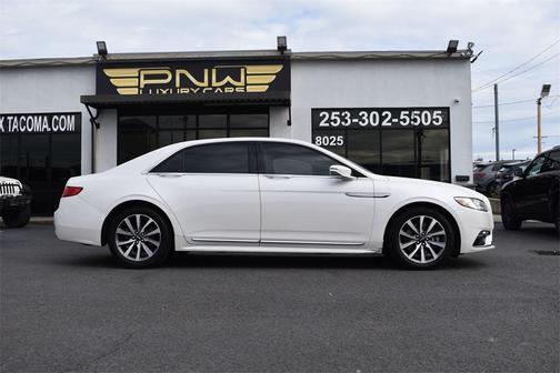 2017 Lincoln Continental Premiere