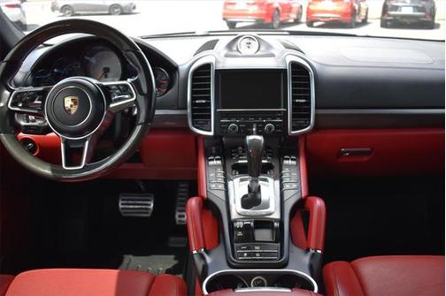 2016 Porsche Cayenne S