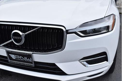 2018 Volvo XC60 Recharge Plug-In Hybrid T8 Momentum