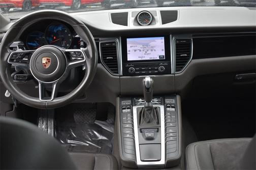 2018 Porsche Macan Base