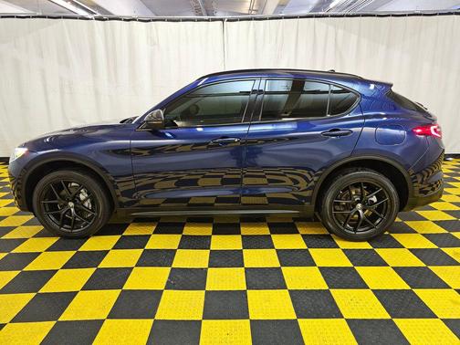 2021 Alfa Romeo Stelvio Base