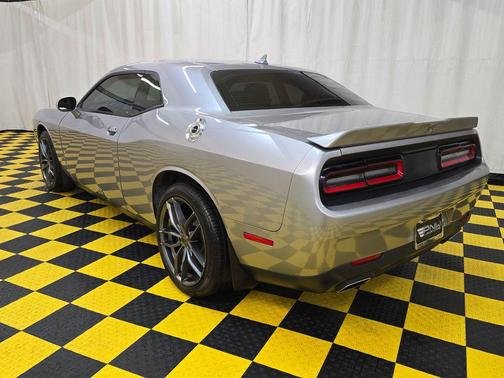2015 Dodge Challenger SXT Plus