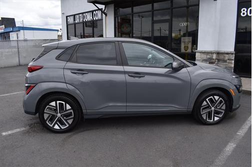 2022 Hyundai KONA EV SEL