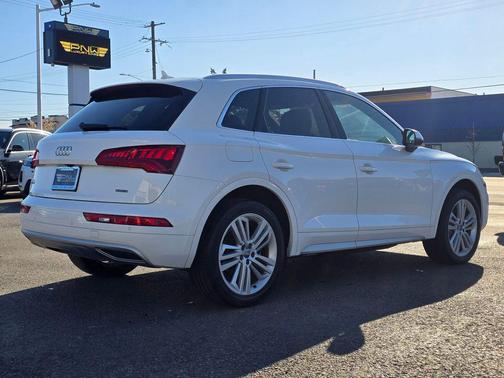 Ibis White 2019 Audi Q5 2.0T Premium Plus