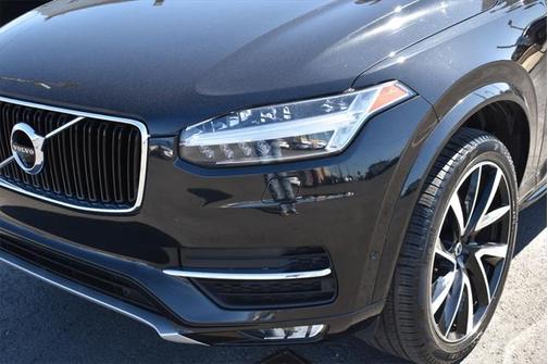 2019 Volvo XC90 T6 Momentum