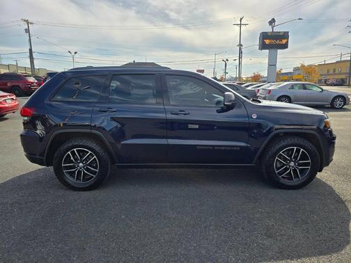 True Blue Pearlcoat 2018 Jeep Grand Cherokee Trailhawk
