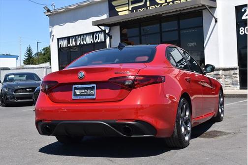 2019 Alfa Romeo Giulia Sport