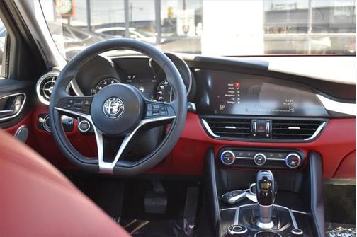 2019 Alfa Romeo Giulia Sport