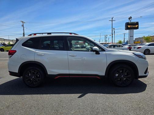 Crystal White Pearl 2022 Subaru Forester Sport