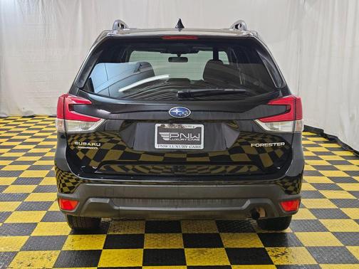 Crystal Black Silica 2022 Subaru Forester Premium