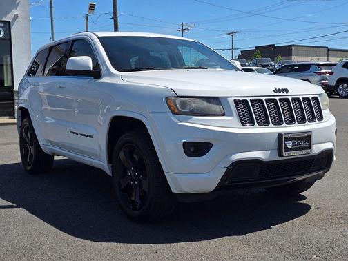 Bright White Clearcoat 2015 Jeep Grand Cherokee Altitude