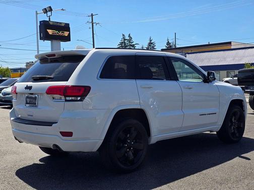 Bright White Clearcoat 2015 Jeep Grand Cherokee Altitude