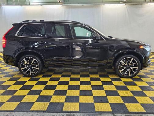 Onyx Black Metallic 2019 Volvo XC90 T6 Momentum