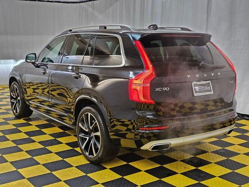 Onyx Black Metallic 2019 Volvo XC90 T6 Momentum