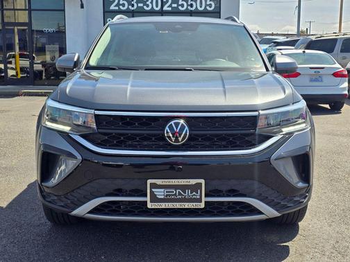 Platinum Gray Metallic 2023 Volkswagen Taos 1.5T SE