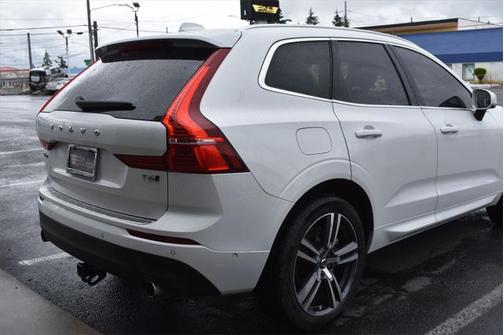 2018 Volvo XC60 T6 Momentum