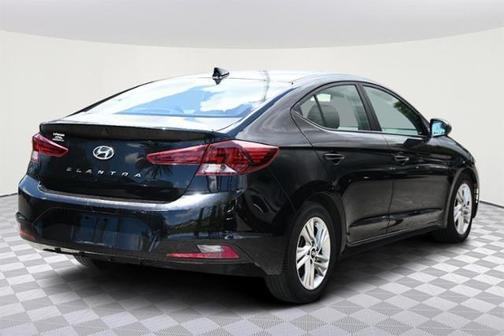 Photo 3 of 21 of 2019 Hyundai Elantra SEL