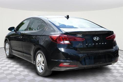 Photo 4 of 21 of 2019 Hyundai Elantra SEL