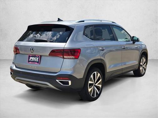 Pyrite Silver Metallic 2024 Volkswagen Taos 1.5T SE