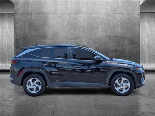 2022 Hyundai TUCSON SE