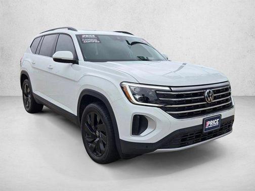 Pure White 2024 Volkswagen Atlas 2.0T SE w/Technology