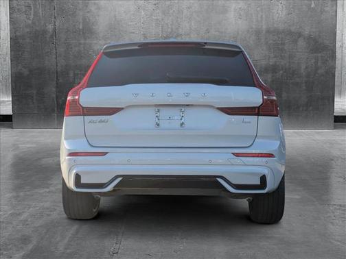 2022 Volvo XC60 Recharge Plug-In Hybrid T8 R-Design
