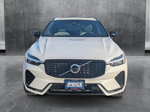 2022 Volvo XC60 Recharge Plug-In Hybrid T8 R-Design