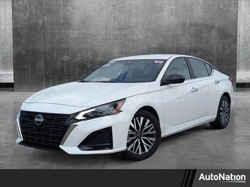 2025 Nissan Altima SV FWD