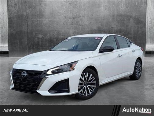 2025 Nissan Altima SV FWD