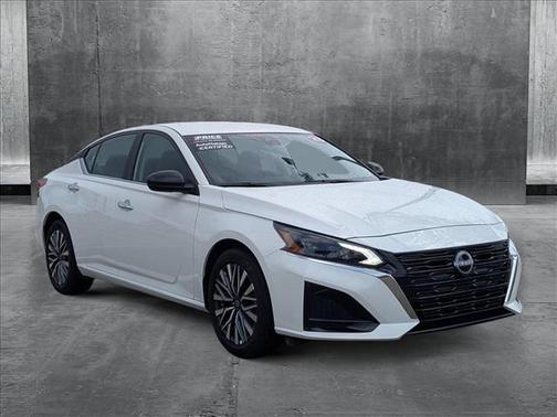 2025 Nissan Altima SV FWD