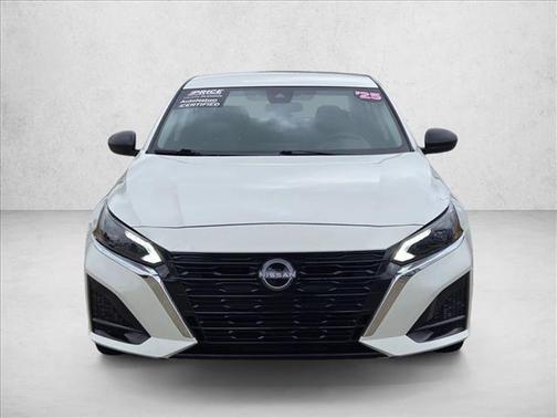 Glacier White 2025 Nissan Altima SV FWD