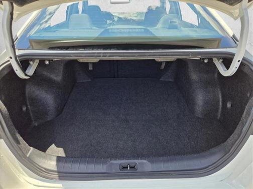 Glacier White 2025 Nissan Altima SV FWD