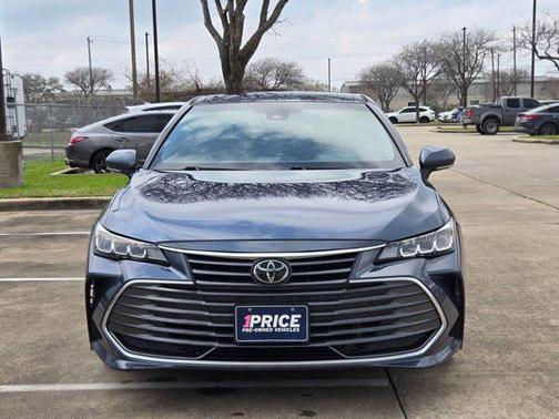 2022 Toyota Avalon XLE