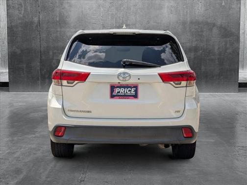 2018 Toyota Highlander SE