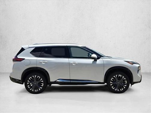 Everest White Pearl Tricoat 2026 Nissan Rogue Platinum