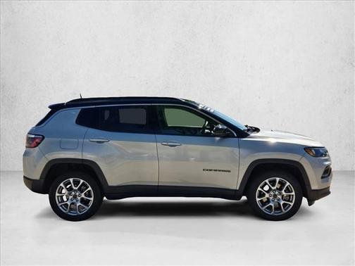 Silver Zynith Metallic Clearcoat 2025 Jeep Compass Limited