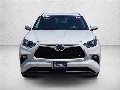 White 2024 Toyota Highlander LE