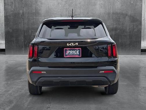 2022 Kia Sorento LX