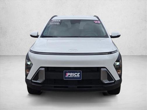 Atlas White 2025 Hyundai KONA SEL