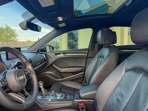 Mythos Black Metallic 2019 Audi A3 Premium