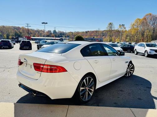 2018 Jaguar XE 30t R-Sport