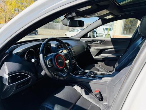 2018 Jaguar XE 30t R-Sport