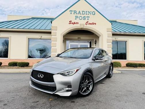 2017 INFINITI QX30 Sport