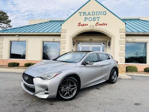 2017 INFINITI QX30 Sport