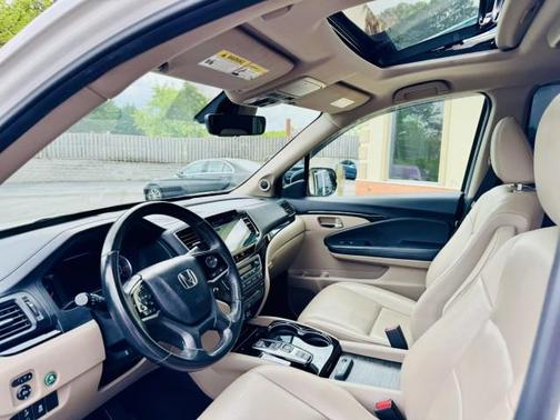 2019 Honda Pilot Touring 8-Passenger