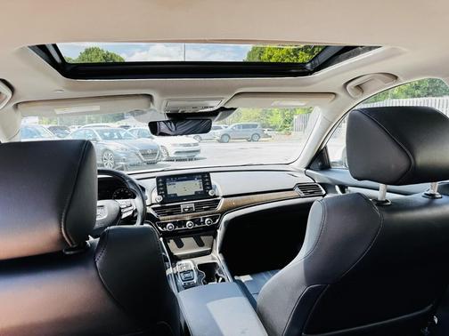 2020 Honda Accord Touring 2.0T